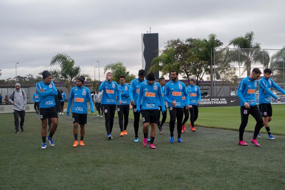 Jogadores do Timão, no CT Joaquim Grava, durante treino desta quarta-feira