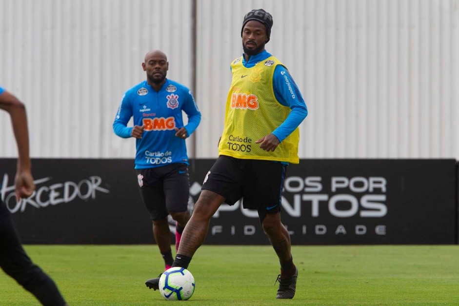 Love e Renê Júnior no treino desta quarta-feira, no CT Joaquim Grava