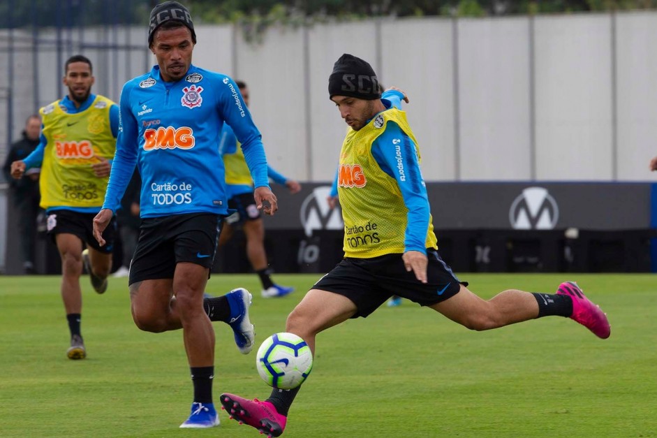 Urso e Régis no treino desta quarta-feira, no CT Joaquim Grava