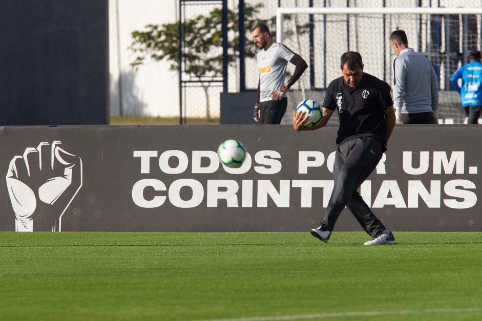 Carille comanda  treino nesta quinta-feira no CT Joaquim Grava