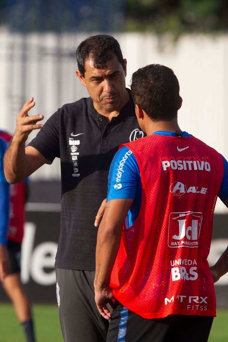 Carille e Jadson no treino nesta quinta-feira no CT Joaquim Grava
