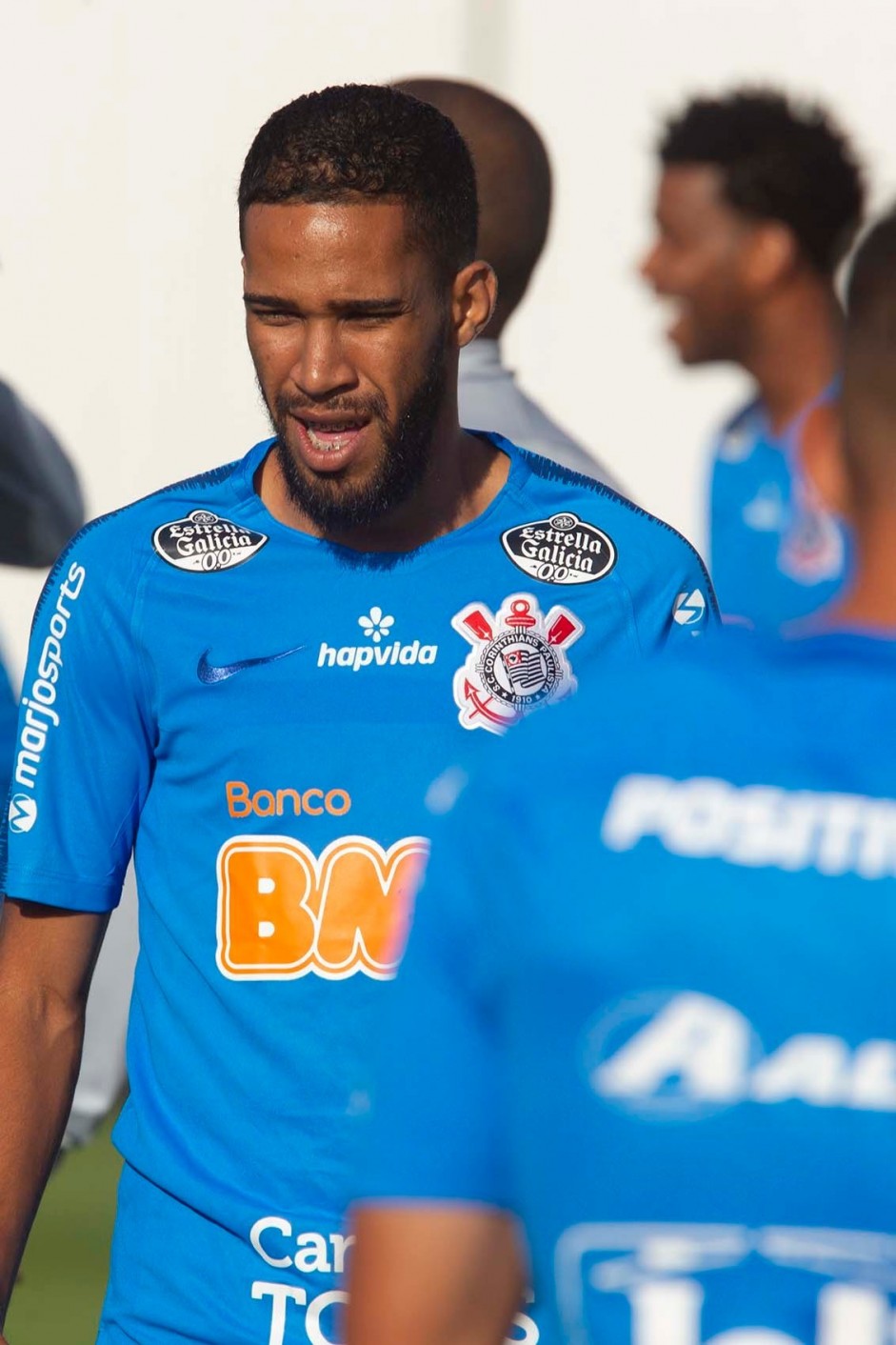 Everaldo no treino nesta quinta-feira no CT Joaquim Grava
