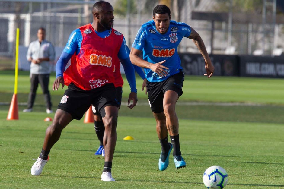 Manoel e Everaldo no treino nesta quinta-feira no CT Joaquim Grava