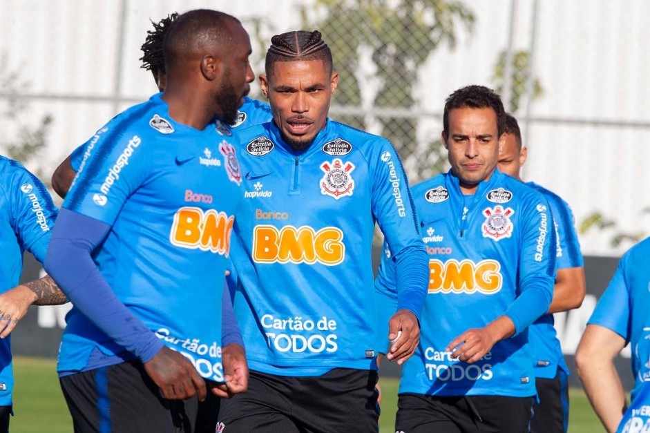 Manoel, Urso e Jadson no treino nesta quinta-feira no CT Joaquim Grava