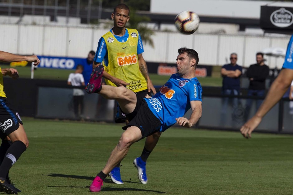 Boselli no treino desta tera-feira no CT Joaquim Grava