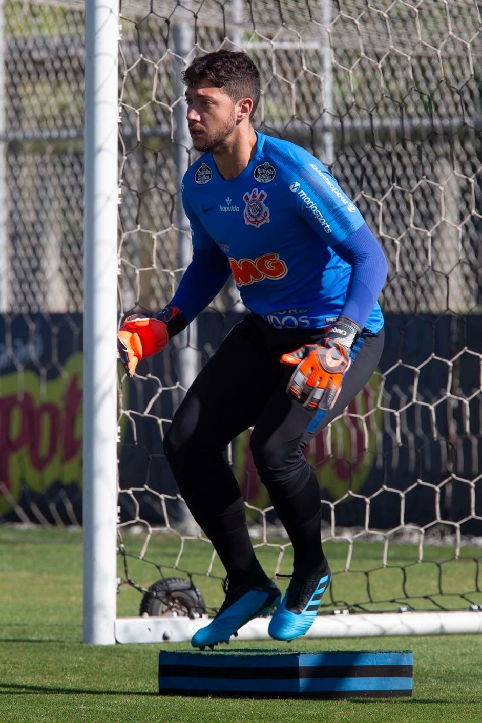 Caíque França treina após empatar em 1 a 1, contra o Flamengo, pelo Brasileirão