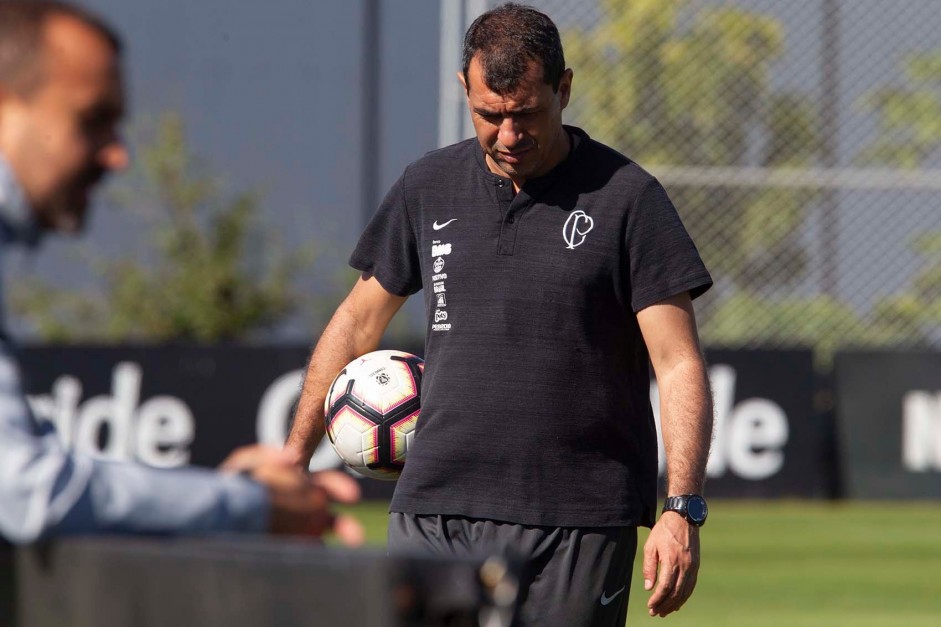 Carille comandam treino após empatar em 1 a 1, contra o Flamengo, pelo Brasileirão