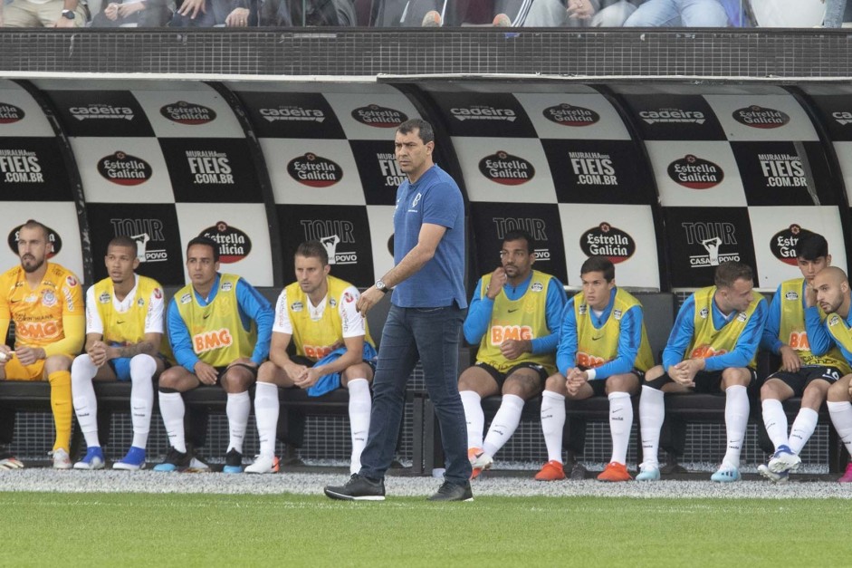 Carille durante jogo contra o Flamengo, na Arena Corinthians, pelo Brasileiro