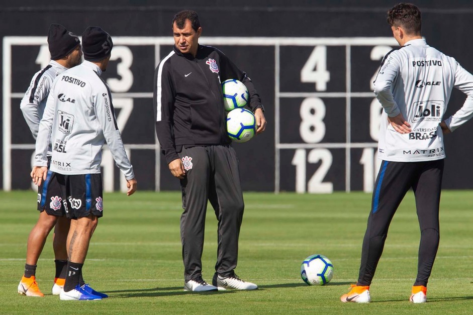 Carille tem usado todas as peas que tem  disposio no Corinthians