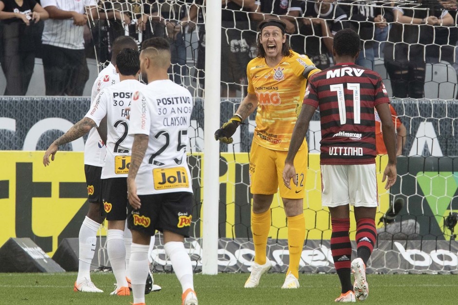 Cássio durante jogo contra o Flamengo, na Arena Corinthians, pelo Brasileirão