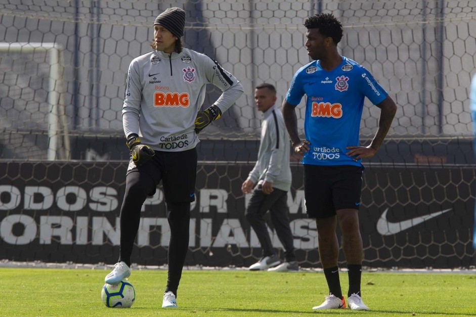 Cássio e Gil no último treino antes do jogo contra o Flamengo, pelo Brasileirão