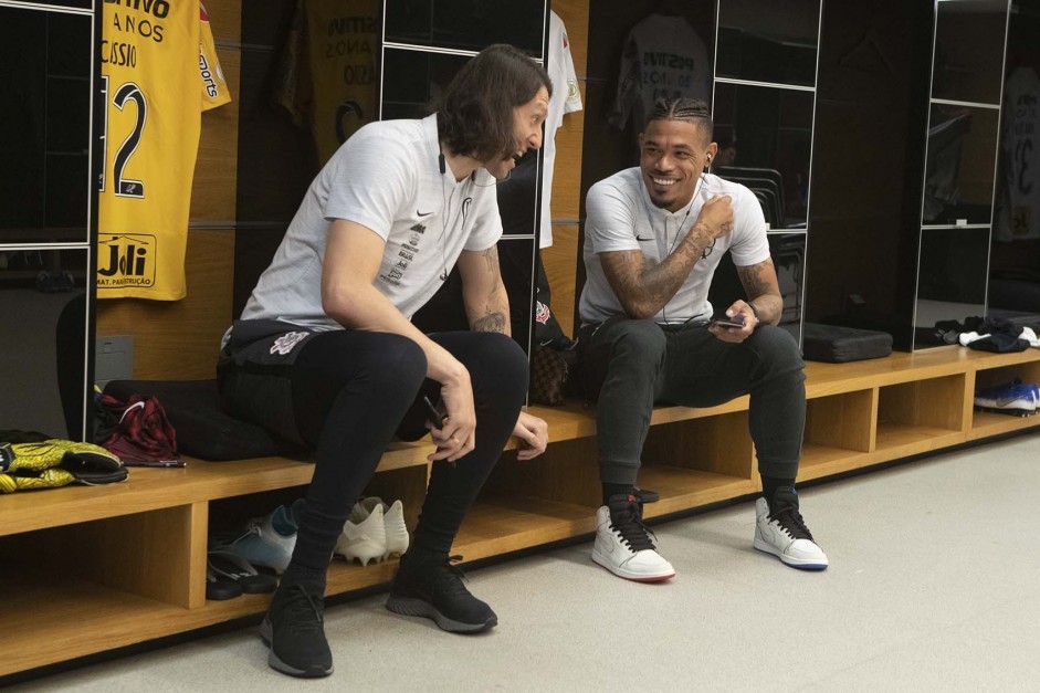 Cássio e Urso no vestiário antes do jogo contra o Flamengo, na Arena Corinthians