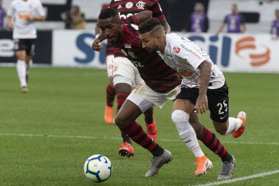 Clayson durante jogo contra o Flamengo, na Arena Corinthians, pelo Brasileiro