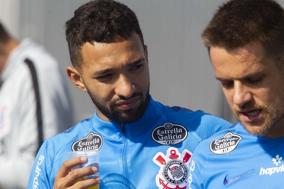 Clayson e Ramiro no último treino antes do jogo contra o Flamengo, pelo Brasileirão