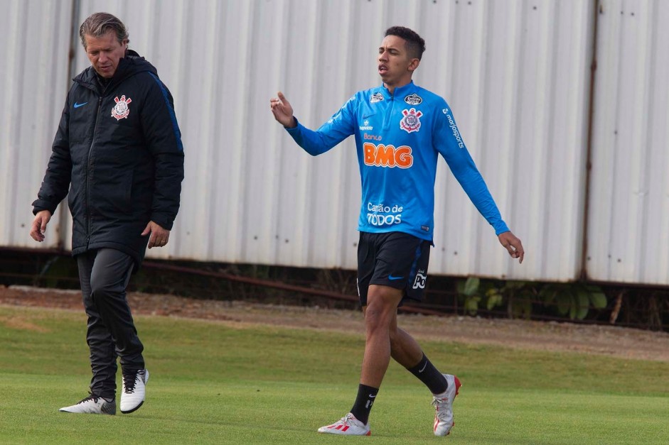 Fessin durante o treino desta sexta-feira no CT Joaquim Grava