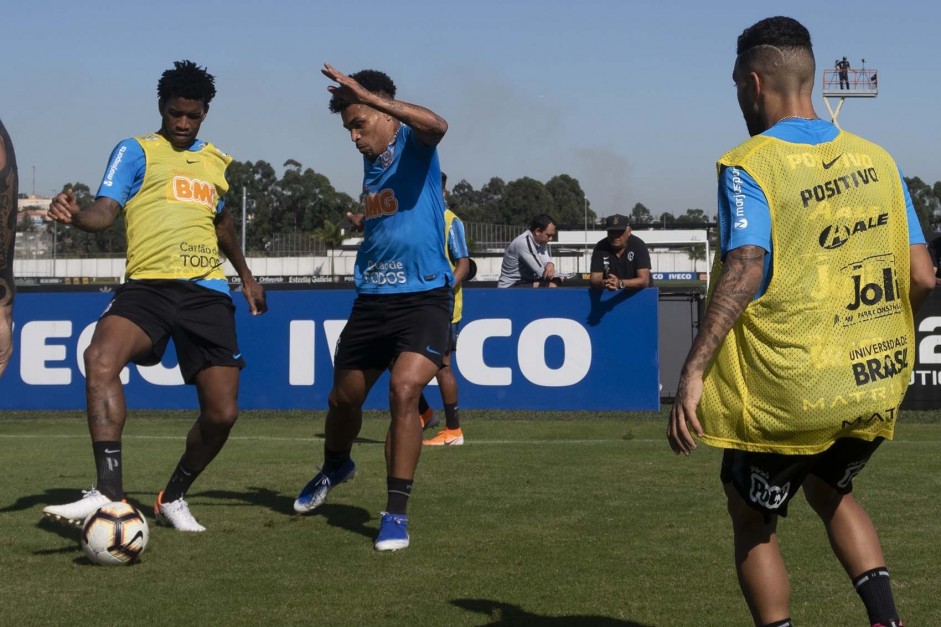 Gil e Urso no treino desta tera-feira no CT Joaquim Grava