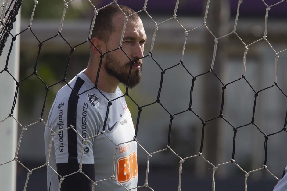 Walter acredita que é obrigação vencer o Botafogo neste sábado Walter acredita que é obrigação vencer o Botafogo neste sábado