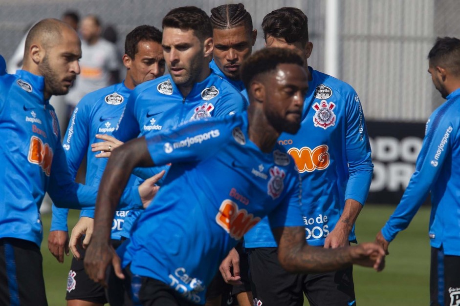 Jogadores do Corinthians no último treino antes do jogo contra o Flamengo, pelo Brasileirão