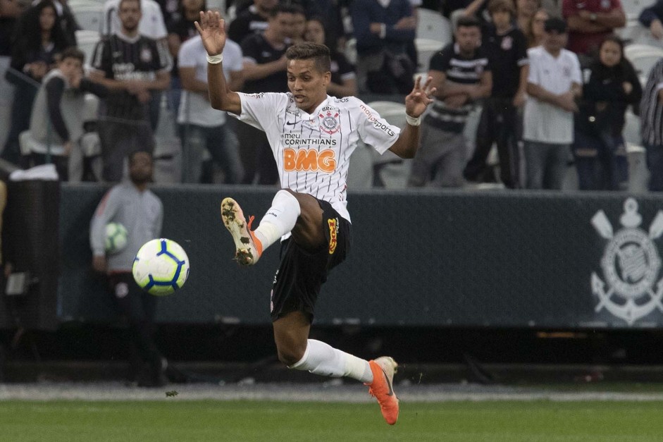 Jovem Pedrinho durante jogo contra o Flamengo, na Arena Corinthians, pelo Brasileirão
