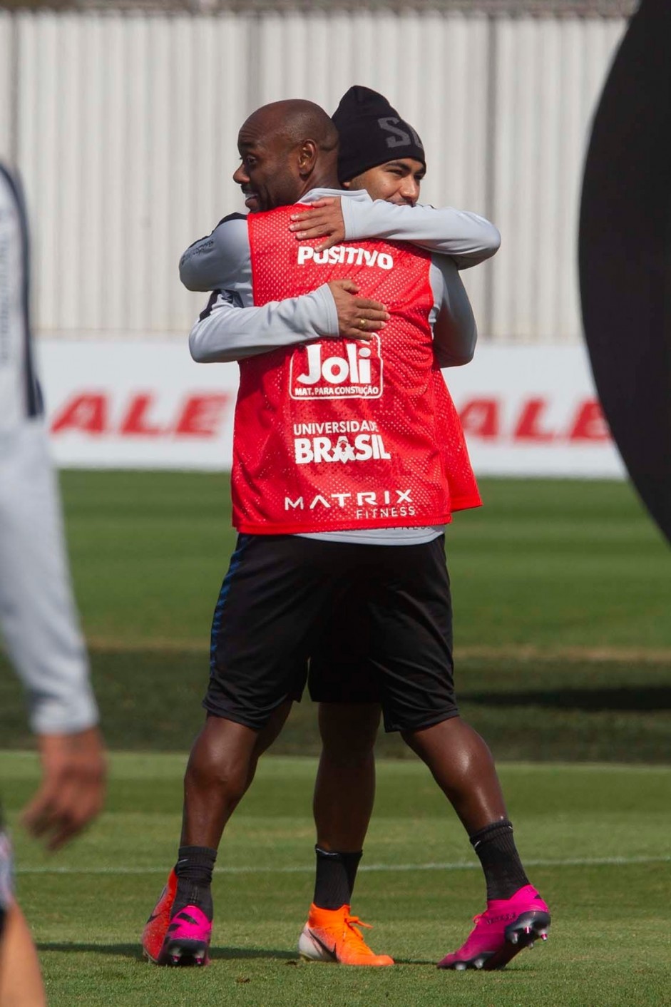 Love e Sornoza durante o treino desta sexta-feira no CT Joaquim Grava