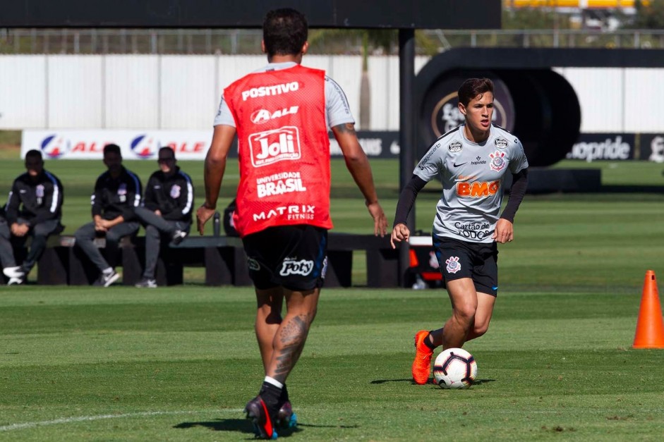 Mateus Vital treina após empatar em 1 a 1, contra o Flamengo, pelo Brasileirão