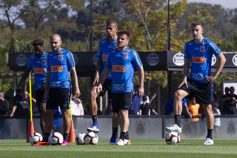 Ramiro e cia. no treino desta terça-feira no CT Joaquim Grava