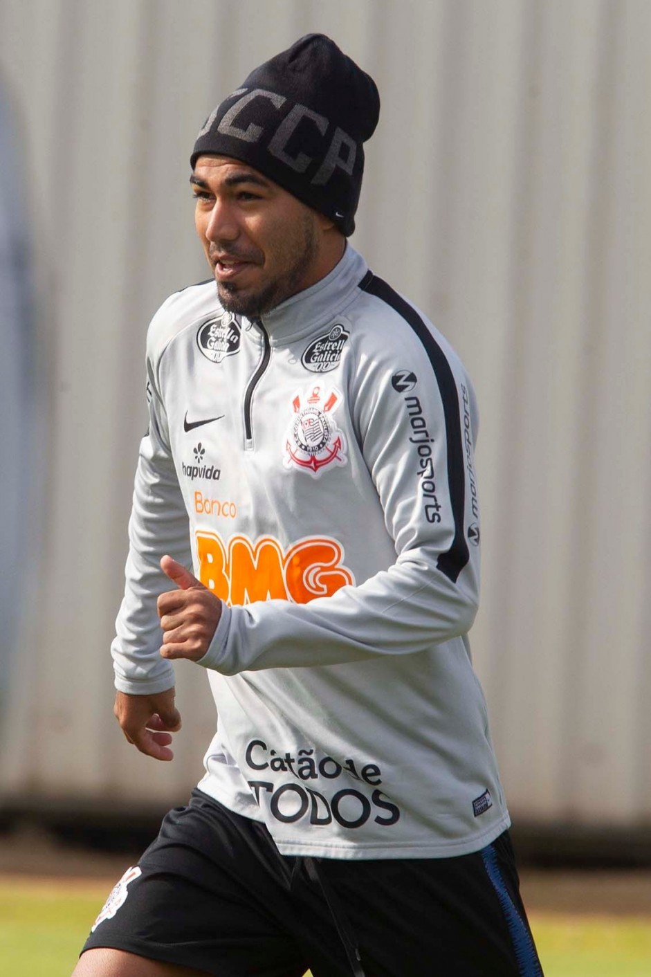 Sornoza durante o treino desta sexta-feira no CT Joaquim Grava