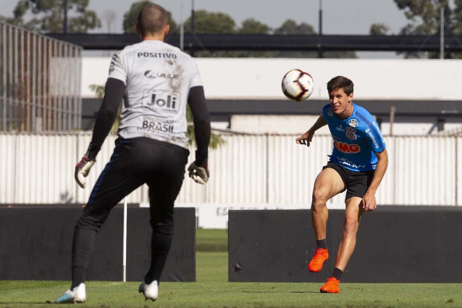 Vital no treino desta terça-feira no CT Joaquim Grava