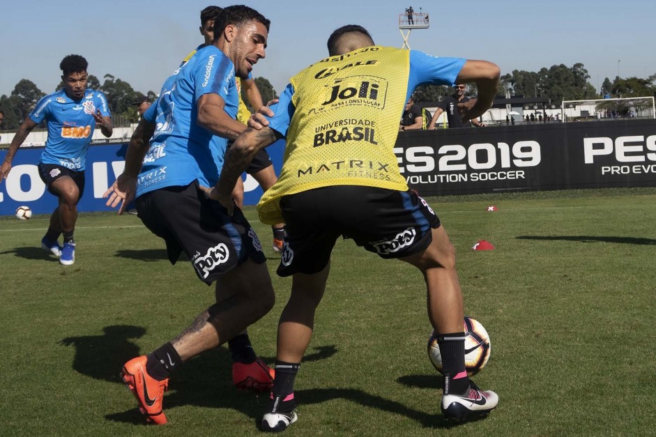 Volante Gabriel no treino desta tera-feira no CT Joaquim Grava