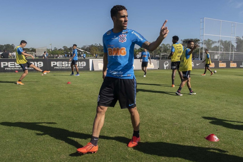 Gabriel concedeu entrevista coletiva na tarde desta tera-feira, no CT Joaquim Grava