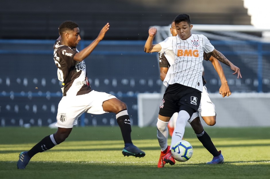 Adson durante jogo contra a Ponte Preta, pelo Brasileirão Sub-20