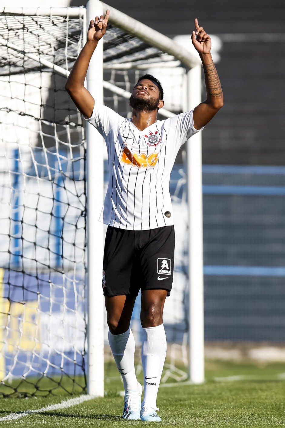 Nathan comemora seu gol contra a Ponte Preta, pelo Brasileiro Sub-20