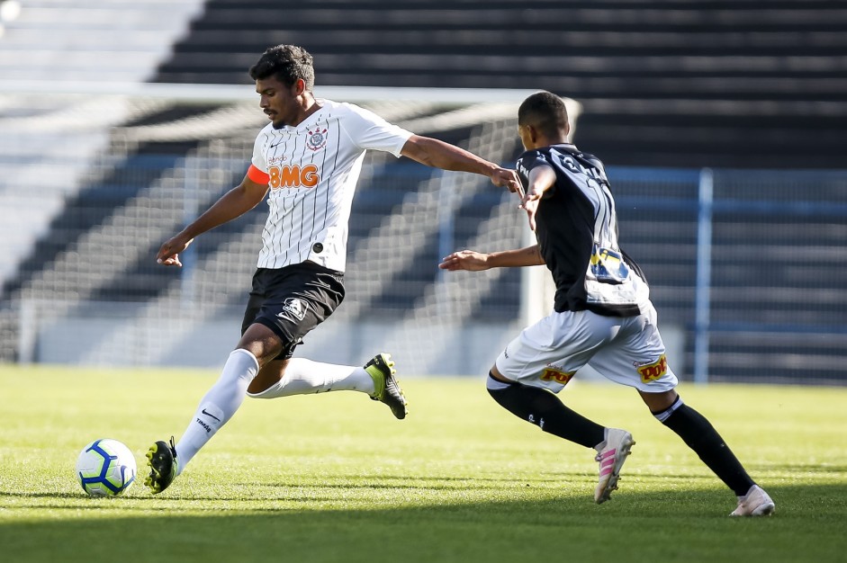 Rael durante jogo contra a Ponte Preta, pelo Brasileiro Sub-20