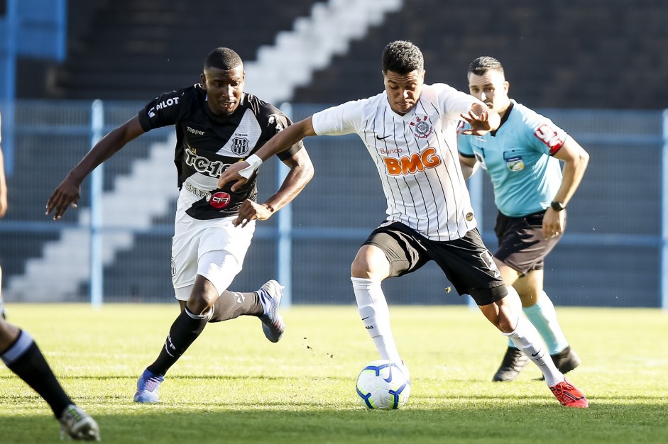 Roni durante jogo contra a Ponte Preta, pelo Brasileirão Sub-20