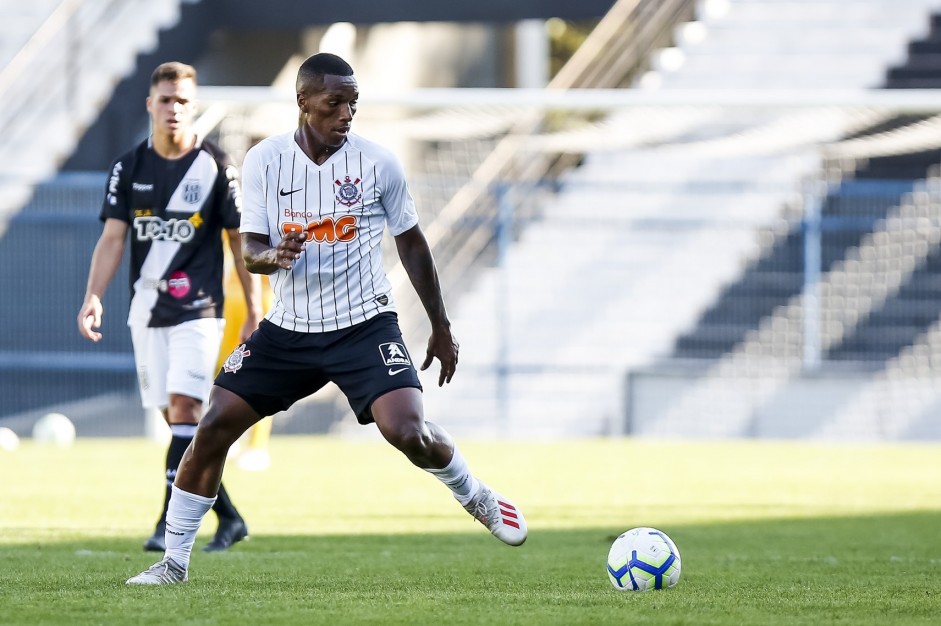 Xavier durante jogo contra a Ponte Preta, pelo Brasileirão Sub-20