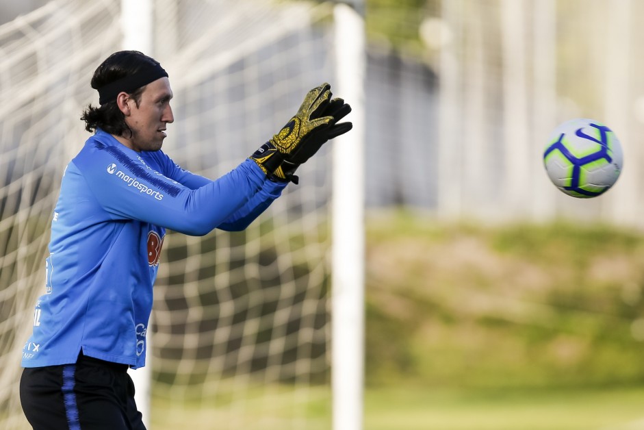Cássio já treina em Fortaleza para duelo pelo Brasileirão, no domingo