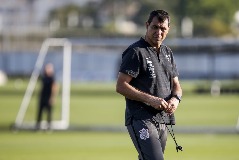 Fábio Carille no treino desta sexta-feira no CT Joaquim Grava