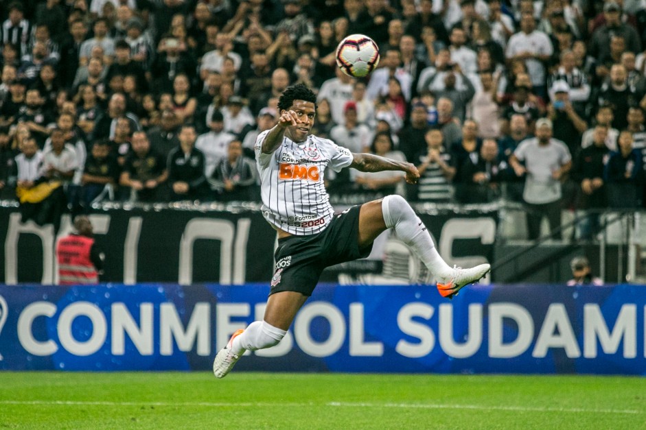 Gil durante jogo contra o Montevideo Wanderers, pela Copa Sul-Americana, na Arena Corinthians