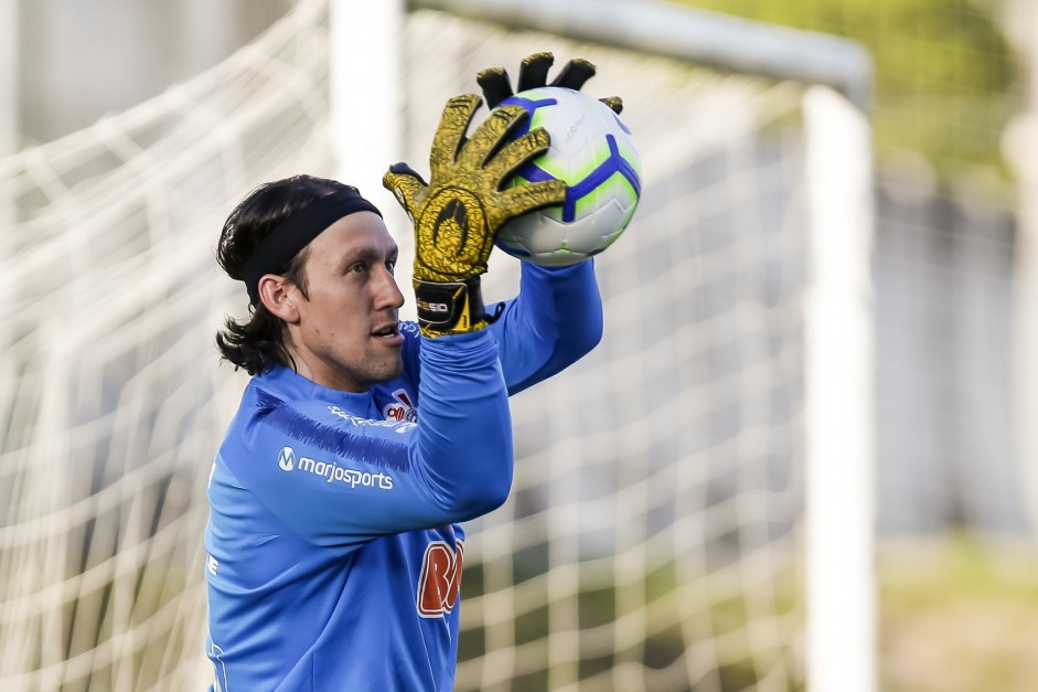 Goleiro Cssio j treina em Fortaleza para duelo pelo Brasileiro, no domingo