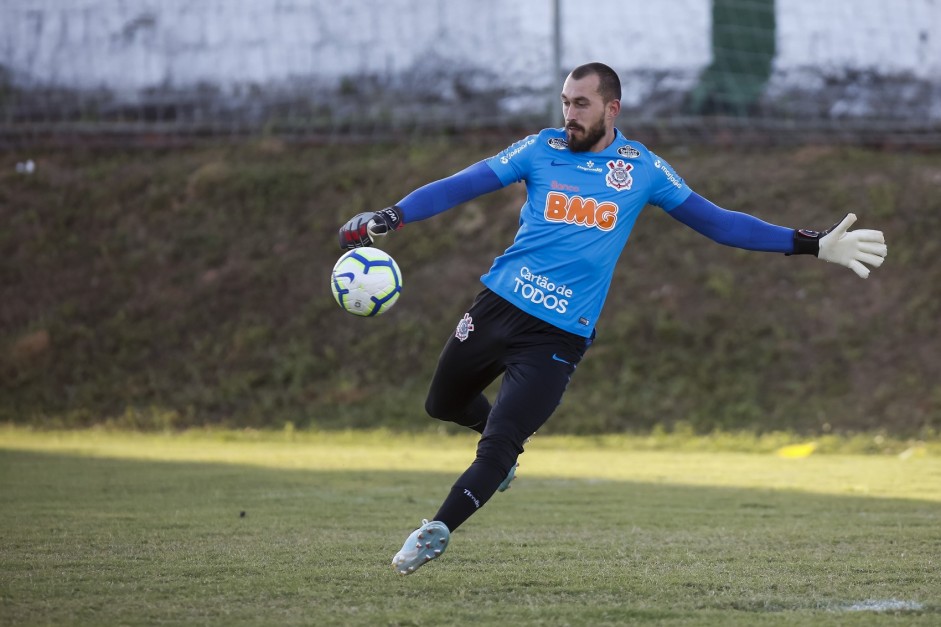 Goleiro Walter já treina em Fortaleza para duelo pelo Brasileirão, no domingo
