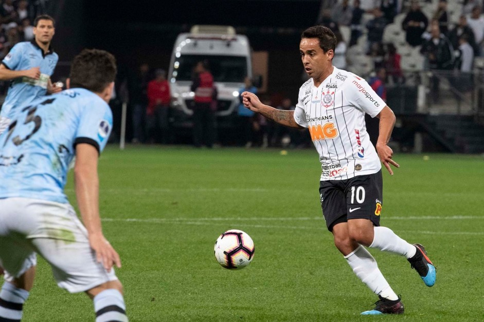 Jadson na partida contra o Montevideo Wanderers, pela Copa Sul-Americana, na Arena Corinthians