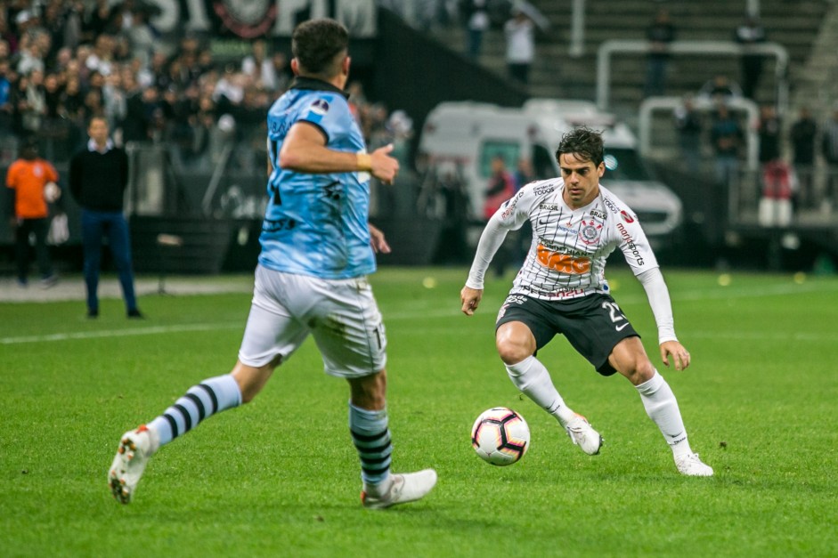 Lateral Fagner durante jogo contra o Montevideo Wanderers, pela Copa Sul-Americana, na Arena