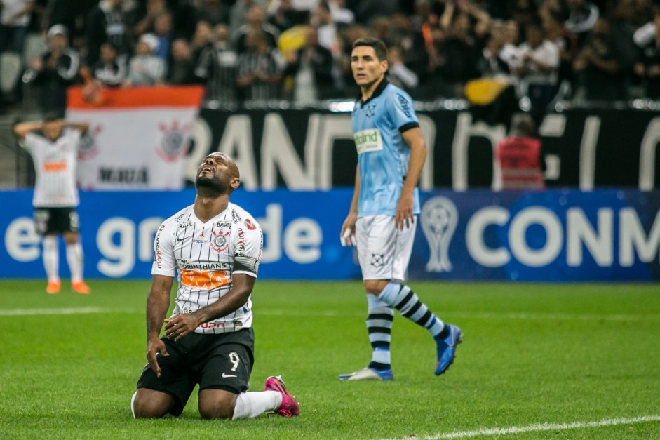 Love durante jogo contra o Montevideo Wanderers, pela Copa Sul-Americana, na Arena Corinthians