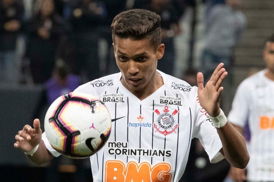 Pedrinho na partida contra o Montevideo Wanderers, pela Copa Sul-Americana, na Arena Corinthians