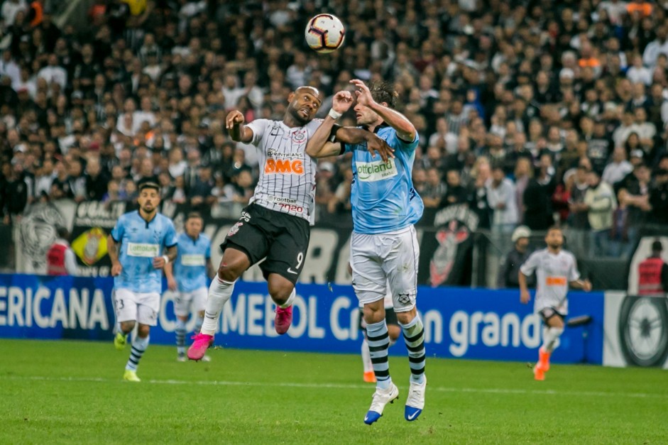 Vagner Love no jogo contra o Montevideo Wanderers, pela Copa Sul-Americana, na Arena Corinthians