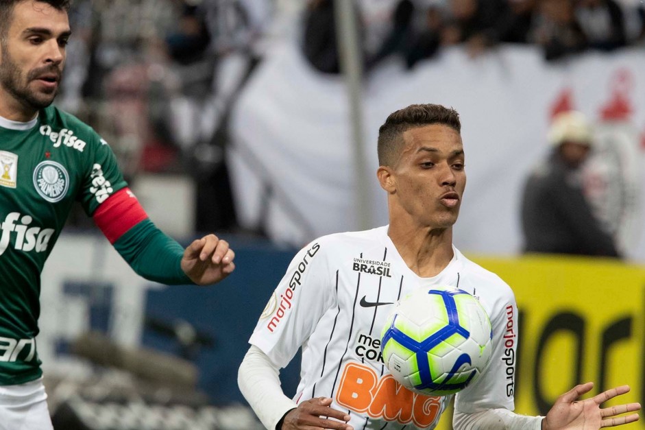 Pedrinho no duelo contra o Palmeiras, pelo Brasileiro, na Arena Corinthians