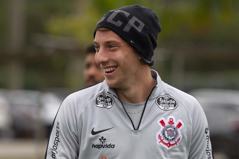 Carlos Augusto no ltimo treino antes do jogo contra o Palmeiras, pelo Brasileiro