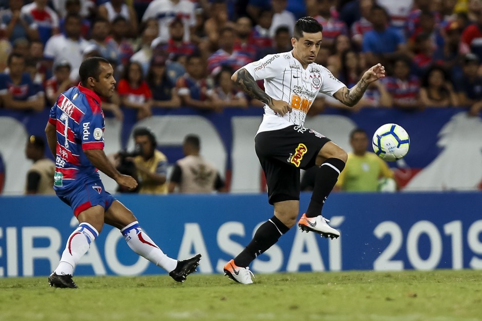 Fagner no jogo contra o Fortaleza, pelo Campeonato Brasileiro