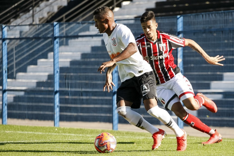 Léo no jogo contra o Botafogo, pelo Paulista Sub-20