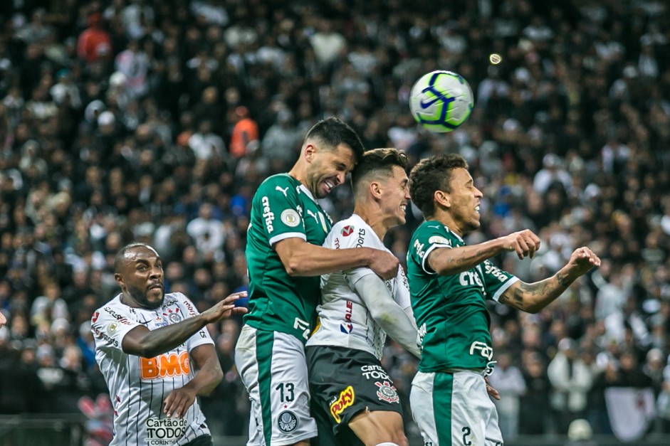 Manoel e Avelar na partida contra o Palmeiras, pelo Brasileirão